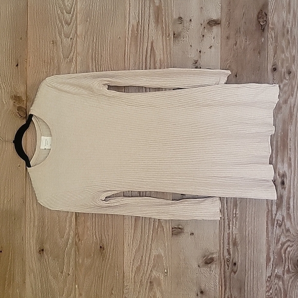 Harper Oatmeal Sweater Dress with Brown Buttons at the Wrist Size Large - Picture 1 of 5